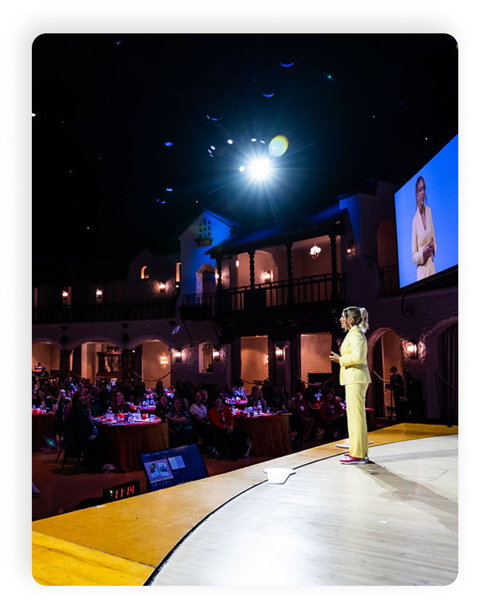 Jess Ekstrom Large Stage Speaker Mic Drop Live